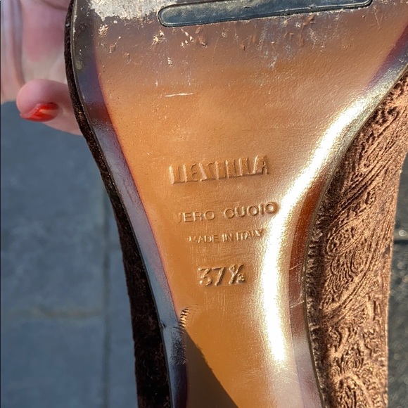 - Le Silla brown velvet brooch heels - Picture 6 of 7